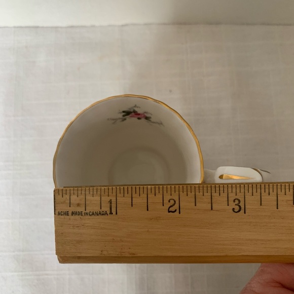 ROYAL WINDSOR | Cabbage Roses pattern. Fine Bone China Mug. - Picture 6 of 8